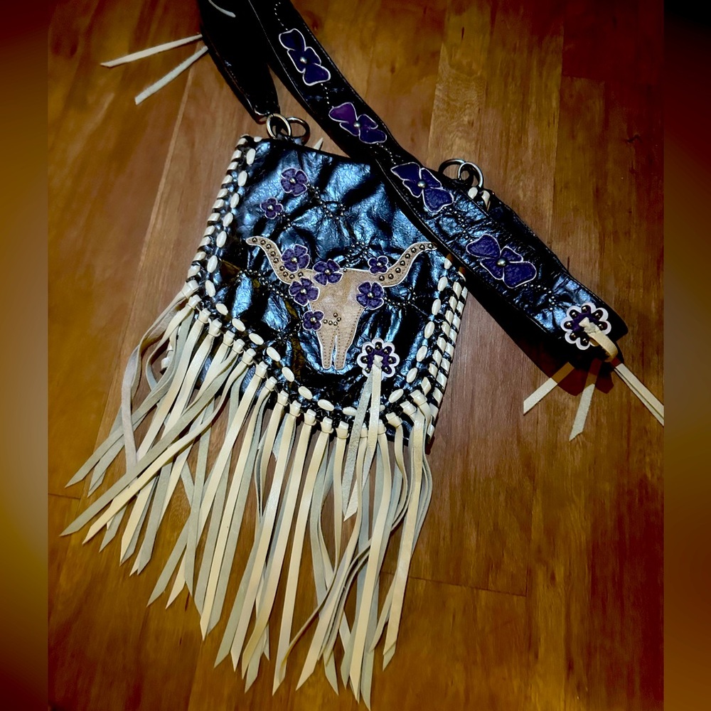 Shellie cross body western leather purse